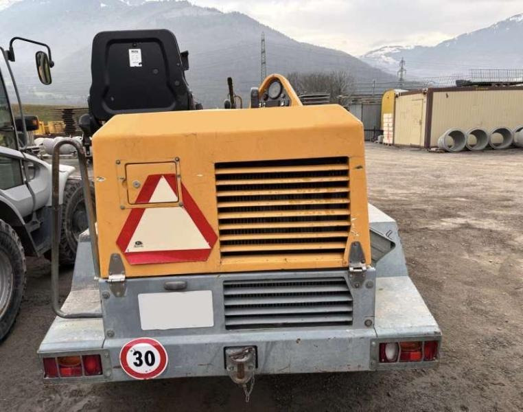 ROBERT AEBI RACO 2000 HRK - Pikku dumpperi: kuva ROBERT AEBI RACO 2000 HRK - Pikku dumpperi ROBERT AEBI RACO 2000 HRK - Pikku dumpperi: kuva ROBERT AEBI RACO 2000 HRK - Pikku dumpperi