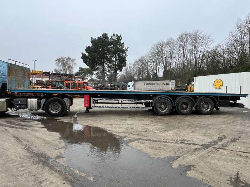 Trax 3 ESSIEUX - Lavapuoliperävaunu: kuva Trax 3 ESSIEUX - Lavapuoliperävaunu Trax 3 ESSIEUX - Lavapuoliperävaunu: kuva Trax 3 ESSIEUX - Lavapuoliperävaunu