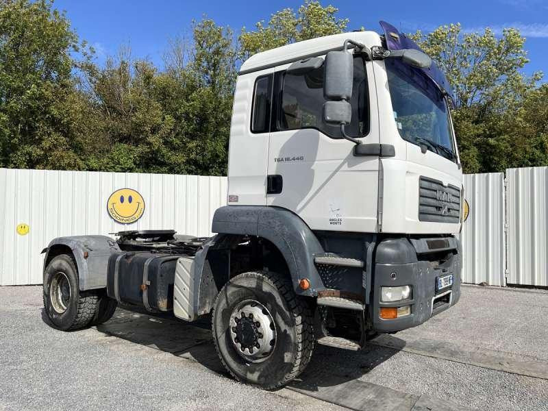 MAN TGA 18.440 4X4 - Vetopöytäauto: kuva MAN TGA 18.440 4X4 - Vetopöytäauto MAN TGA 18.440 4X4 - Vetopöytäauto: kuva MAN TGA 18.440 4X4 - Vetopöytäauto