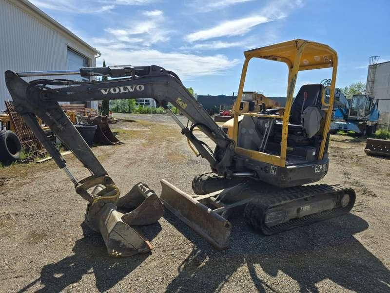 Volvo ECR38 - Minikuormaaja: kuva Volvo ECR38 - Minikuormaaja Volvo ECR38 - Minikuormaaja: kuva Volvo ECR38 - Minikuormaaja
