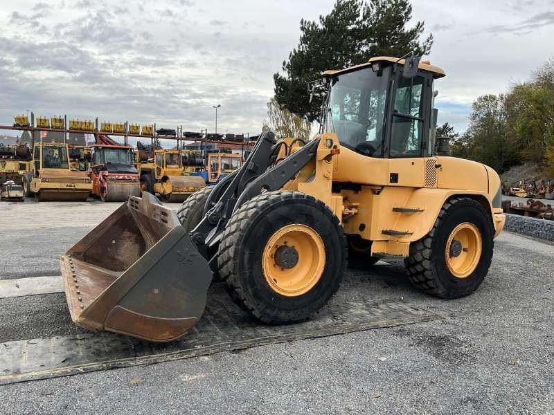Volvo L45B-TP - Pyöräkuormaaja: kuva Volvo L45B-TP - Pyöräkuormaaja Volvo L45B-TP - Pyöräkuormaaja: kuva Volvo L45B-TP - Pyöräkuormaaja