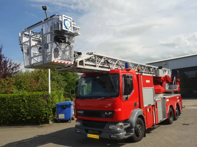 DAF LF 55.250 METZ 30 meter - Paloauto: kuva DAF LF 55.250 METZ 30 meter - Paloauto DAF LF 55.250 METZ 30 meter - Paloauto: kuva DAF LF 55.250 METZ 30 meter - Paloauto