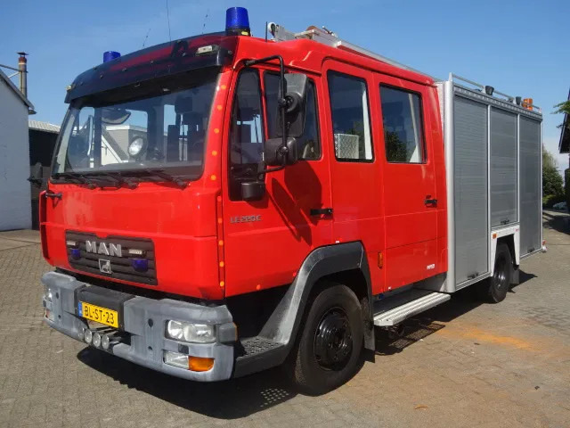 MAN LE 220C GODIVA POMP 2000 LITER TANK,MANUAL GEARBOX - Paloauto: kuva MAN LE 220C GODIVA POMP 2000 LITER TANK,MANUAL GEARBOX - Paloauto MAN LE 220C GODIVA POMP 2000 LITER TANK,MANUAL GEARBOX - Paloauto: kuva MAN LE 220C GODIVA POMP 2000 LITER TANK,MANUAL GEARBOX - Paloauto