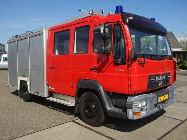 MAN LE 220C GODIVA POMP 2000 LITER TANK,MANUAL GEARBOX - Paloauto: kuva MAN LE 220C GODIVA POMP 2000 LITER TANK,MANUAL GEARBOX - Paloauto MAN LE 220C GODIVA POMP 2000 LITER TANK,MANUAL GEARBOX - Paloauto: kuva MAN LE 220C GODIVA POMP 2000 LITER TANK,MANUAL GEARBOX - Paloauto