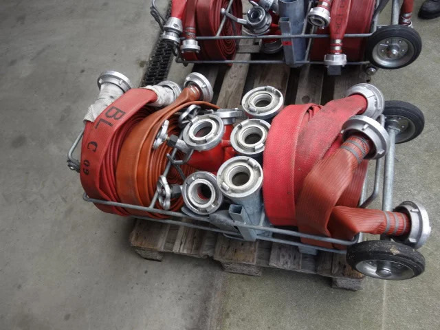 Mercedes-Benz 80euro fire hose - Paloauto: kuva Mercedes-Benz 80euro fire hose - Paloauto Mercedes-Benz 80euro fire hose - Paloauto: kuva Mercedes-Benz 80euro fire hose - Paloauto