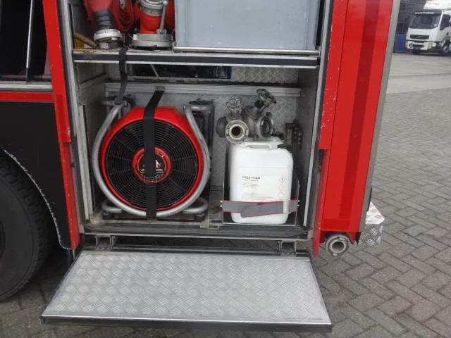 Paloauto Mercedes-Benz Atego 1426 ZIEGLER 2000 LITER EURO 5: kuva Paloauto Mercedes-Benz Atego 1426 ZIEGLER 2000 LITER EURO 5