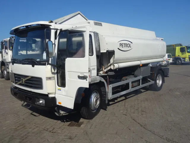 Volvo FL 240 220PK 12000 LITER STEELSPRINGS - Säiliöauto: kuva Volvo FL 240 220PK 12000 LITER STEELSPRINGS - Säiliöauto Volvo FL 240 220PK 12000 LITER STEELSPRINGS - Säiliöauto: kuva Volvo FL 240 220PK 12000 LITER STEELSPRINGS - Säiliöauto
