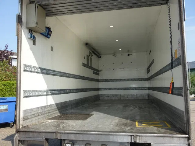 Volvo FL FL250 isothermic box - Umpikori kuorma-auto: kuva Volvo FL FL250 isothermic box - Umpikori kuorma-auto Volvo FL FL250 isothermic box - Umpikori kuorma-auto: kuva Volvo FL FL250 isothermic box - Umpikori kuorma-auto
