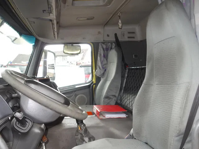 Volvo FM 12 18500liter tank,AIRCO,MANUAL GEARBOX - Säiliöauto: kuva Volvo FM 12 18500liter tank,AIRCO,MANUAL GEARBOX - Säiliöauto Volvo FM 12 18500liter tank,AIRCO,MANUAL GEARBOX - Säiliöauto: kuva Volvo FM 12 18500liter tank,AIRCO,MANUAL GEARBOX - Säiliöauto