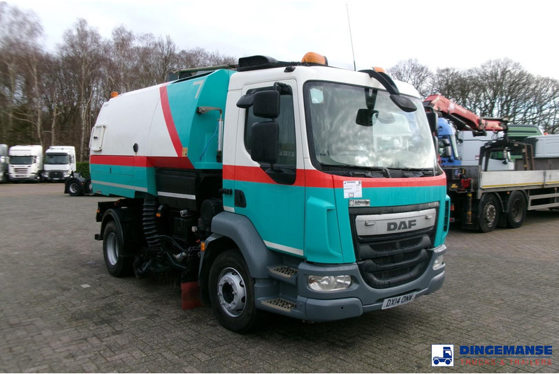 DAF LF 55.220 4X2 Johnston street sweeper - Lakaisuauto: kuva DAF LF 55.220 4X2 Johnston street sweeper - Lakaisuauto DAF LF 55.220 4X2 Johnston street sweeper - Lakaisuauto: kuva DAF LF 55.220 4X2 Johnston street sweeper - Lakaisuauto