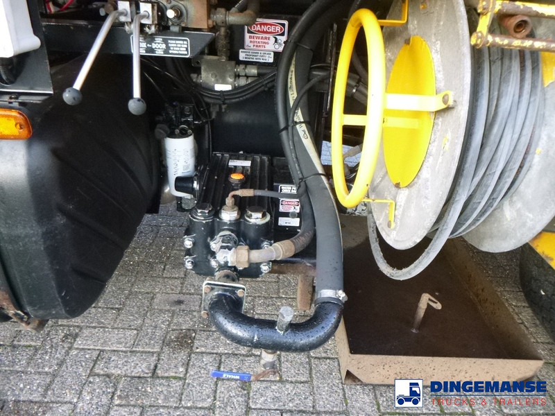 Puhtaanpitoauto DAF LF 55.220 4X2 RHD Whale vacuum tank 8.1 m3: kuva Puhtaanpitoauto DAF LF 55.220 4X2 RHD Whale vacuum tank 8.1 m3
