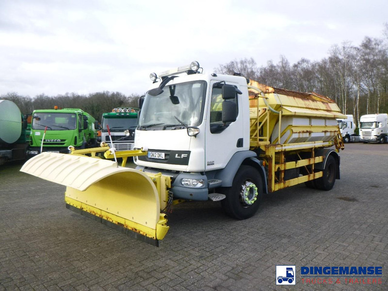 DAF LF 55.220 4X2 RHD salt spreader / gritter - Lumikone: kuva DAF LF 55.220 4X2 RHD salt spreader / gritter - Lumikone DAF LF 55.220 4X2 RHD salt spreader / gritter - Lumikone: kuva DAF LF 55.220 4X2 RHD salt spreader / gritter - Lumikone