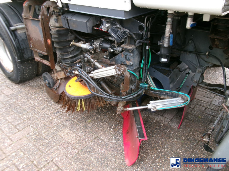 DAF LF 55.220 4x2 Scarab sweeper - Lakaisuauto: kuva DAF LF 55.220 4x2 Scarab sweeper - Lakaisuauto DAF LF 55.220 4x2 Scarab sweeper - Lakaisuauto: kuva DAF LF 55.220 4x2 Scarab sweeper - Lakaisuauto