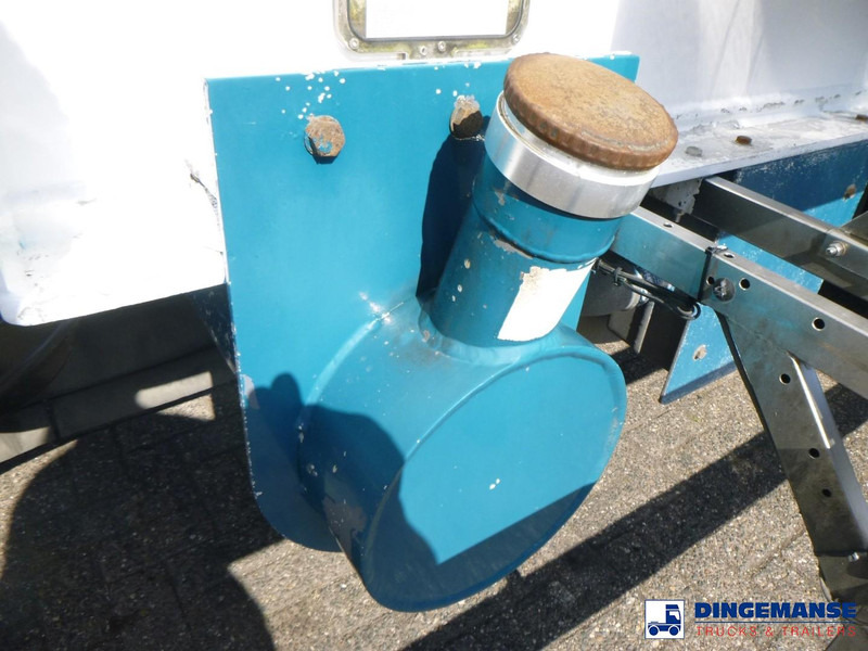 Säiliöpuoliperävaunu Feldbinder Powder tank alu 40 m3 / 1 comp: kuva Säiliöpuoliperävaunu Feldbinder Powder tank alu 40 m3 / 1 comp Säiliöpuoliperävaunu Feldbinder Powder tank alu 40 m3 / 1 comp: kuva Säiliöpuoliperävaunu Feldbinder Powder tank alu 40 m3 / 1 comp