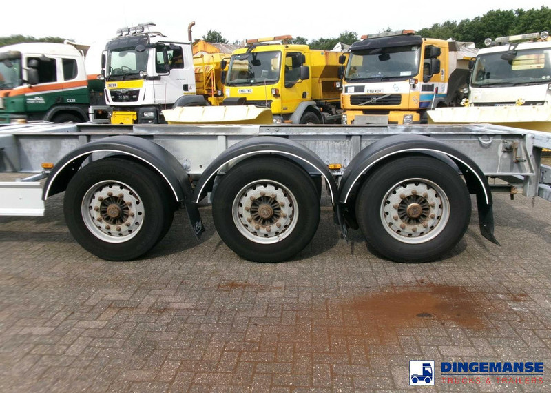 Fliegl 3-axle container trailer 45 ft - Konttialus/ Vaihtokuormatilat puoliperävaunu: kuva Fliegl 3-axle container trailer 45 ft - Konttialus/ Vaihtokuormatilat puoliperävaunu Fliegl 3-axle container trailer 45 ft - Konttialus/ Vaihtokuormatilat puoliperävaunu: kuva Fliegl 3-axle container trailer 45 ft - Konttialus/ Vaihtokuormatilat puoliperävaunu