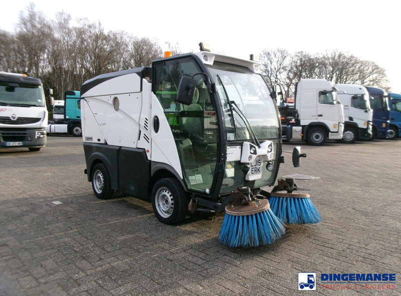 Johnston C101 street sweeper - Lakaisuauto: kuva Johnston C101 street sweeper - Lakaisuauto Johnston C101 street sweeper - Lakaisuauto: kuva Johnston C101 street sweeper - Lakaisuauto
