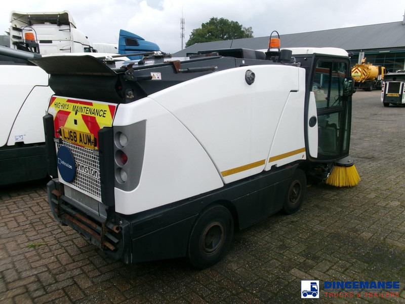 Johnston C202 compact street sweeper - Lakaisuauto: kuva Johnston C202 compact street sweeper - Lakaisuauto Johnston C202 compact street sweeper - Lakaisuauto: kuva Johnston C202 compact street sweeper - Lakaisuauto