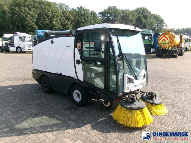 Johnston C202 compact street sweeper - Lakaisuauto: kuva Johnston C202 compact street sweeper - Lakaisuauto Johnston C202 compact street sweeper - Lakaisuauto: kuva Johnston C202 compact street sweeper - Lakaisuauto