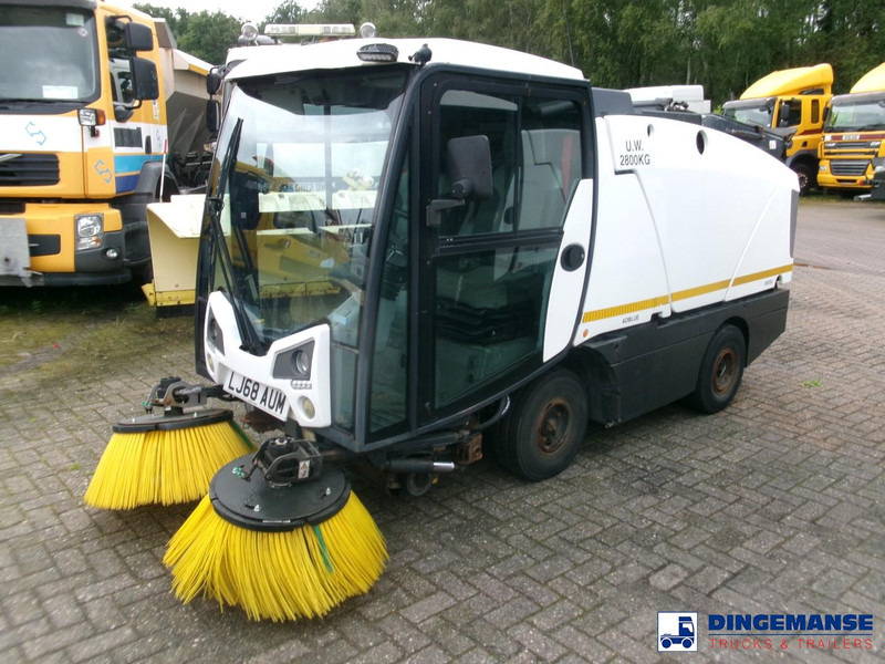 Johnston C202 compact street sweeper - Lakaisuauto: kuva Johnston C202 compact street sweeper - Lakaisuauto Johnston C202 compact street sweeper - Lakaisuauto: kuva Johnston C202 compact street sweeper - Lakaisuauto