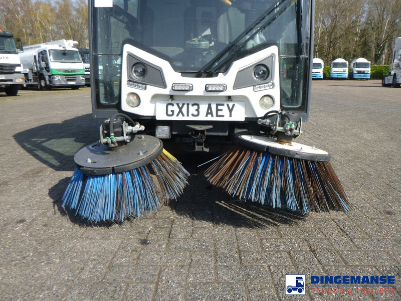 Johnston C202 compact street sweeper - Lakaisuauto: kuva Johnston C202 compact street sweeper - Lakaisuauto Johnston C202 compact street sweeper - Lakaisuauto: kuva Johnston C202 compact street sweeper - Lakaisuauto
