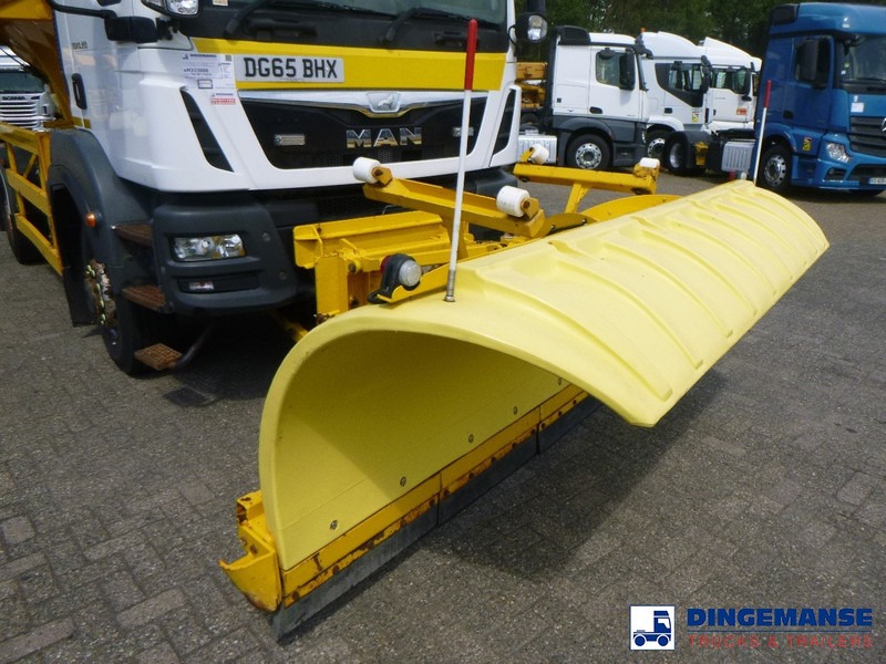 Lumikone MAN TGM 18.290 4X4 RHD gritter / snow plough: kuva Lumikone MAN TGM 18.290 4X4 RHD gritter / snow plough