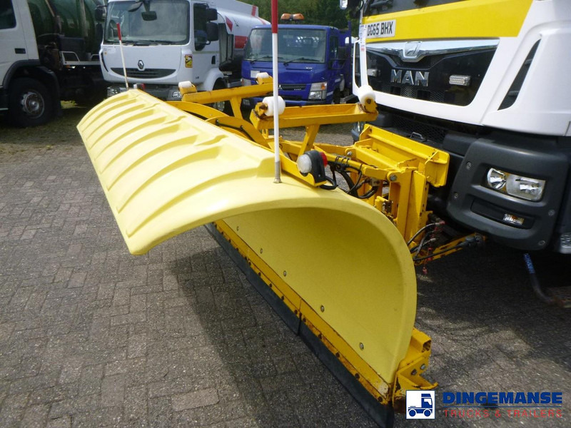 MAN TGM 18.290 4X4 RHD gritter / snow plough - Lumikone: kuva MAN TGM 18.290 4X4 RHD gritter / snow plough - Lumikone MAN TGM 18.290 4X4 RHD gritter / snow plough - Lumikone: kuva MAN TGM 18.290 4X4 RHD gritter / snow plough - Lumikone