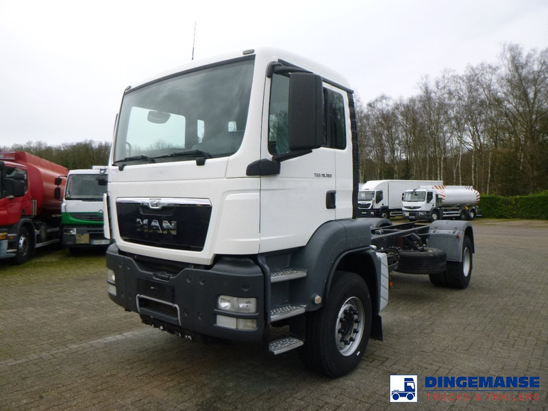 MAN TGS 19.360 4X2 BBS manual Euro 2 chassis + PTO - Kuorma-auto alusta: kuva MAN TGS 19.360 4X2 BBS manual Euro 2 chassis + PTO - Kuorma-auto alusta MAN TGS 19.360 4X2 BBS manual Euro 2 chassis + PTO - Kuorma-auto alusta: kuva MAN TGS 19.360 4X2 BBS manual Euro 2 chassis + PTO - Kuorma-auto alusta