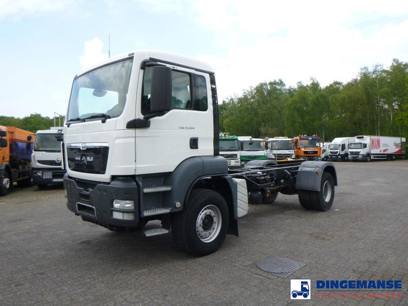 MAN TGS 19.360 4X2 BBS manual Euro 2 chassis + PTO - Kuorma-auto alusta: kuva MAN TGS 19.360 4X2 BBS manual Euro 2 chassis + PTO - Kuorma-auto alusta MAN TGS 19.360 4X2 BBS manual Euro 2 chassis + PTO - Kuorma-auto alusta: kuva MAN TGS 19.360 4X2 BBS manual Euro 2 chassis + PTO - Kuorma-auto alusta