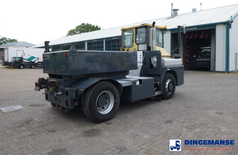 MOL RM 255 4X4 terminal drawbar tractor 150 ton - Terminaalitraktori: kuva MOL RM 255 4X4 terminal drawbar tractor 150 ton - Terminaalitraktori MOL RM 255 4X4 terminal drawbar tractor 150 ton - Terminaalitraktori: kuva MOL RM 255 4X4 terminal drawbar tractor 150 ton - Terminaalitraktori