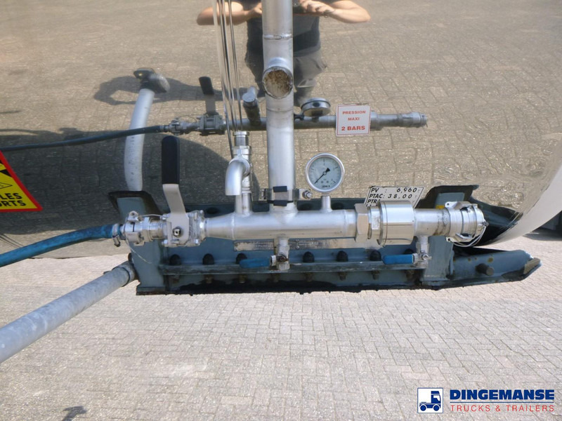 Säiliöpuoliperävaunu Magyar Chemical tank inox L4BH 22.2 m3 / 1 comp: kuva Säiliöpuoliperävaunu Magyar Chemical tank inox L4BH 22.2 m3 / 1 comp Säiliöpuoliperävaunu Magyar Chemical tank inox L4BH 22.2 m3 / 1 comp: kuva Säiliöpuoliperävaunu Magyar Chemical tank inox L4BH 22.2 m3 / 1 comp