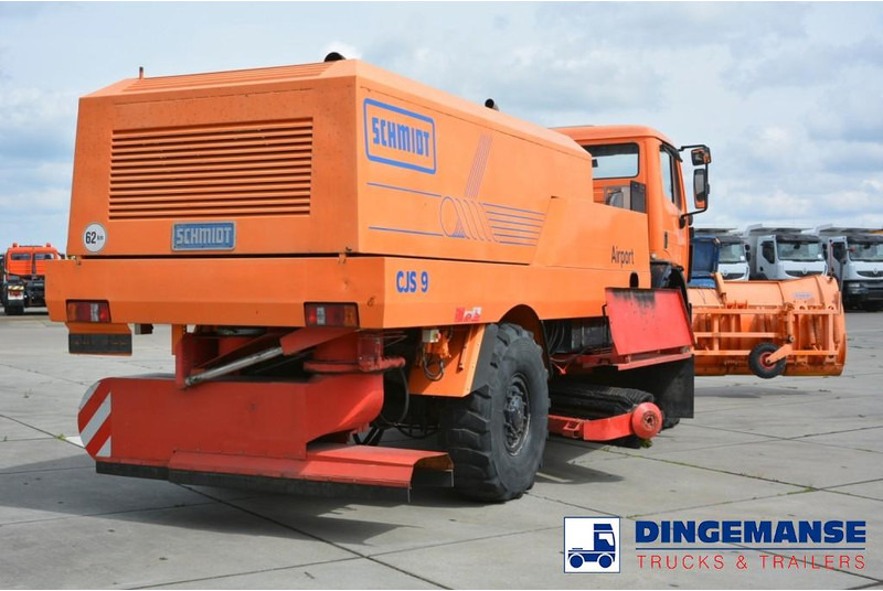 Mercedes-Benz SK 2031 4x4x4 Schmidt CJS9 airport sweeper snow plough - Lumikone: kuva Mercedes-Benz SK 2031 4x4x4 Schmidt CJS9 airport sweeper snow plough - Lumikone Mercedes-Benz SK 2031 4x4x4 Schmidt CJS9 airport sweeper snow plough - Lumikone: kuva Mercedes-Benz SK 2031 4x4x4 Schmidt CJS9 airport sweeper snow plough - Lumikone