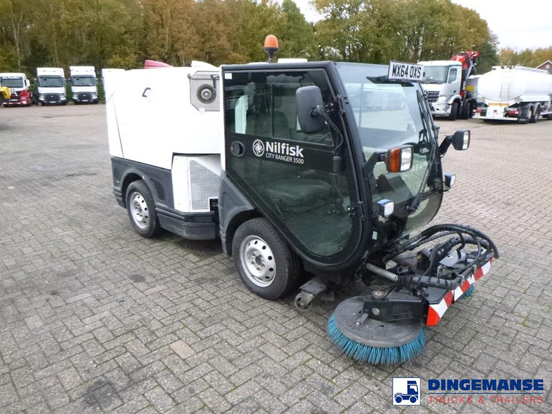 Nilfisk City Ranger CR 3500 Street sweeper - Lakaisuauto: kuva Nilfisk City Ranger CR 3500 Street sweeper - Lakaisuauto Nilfisk City Ranger CR 3500 Street sweeper - Lakaisuauto: kuva Nilfisk City Ranger CR 3500 Street sweeper - Lakaisuauto