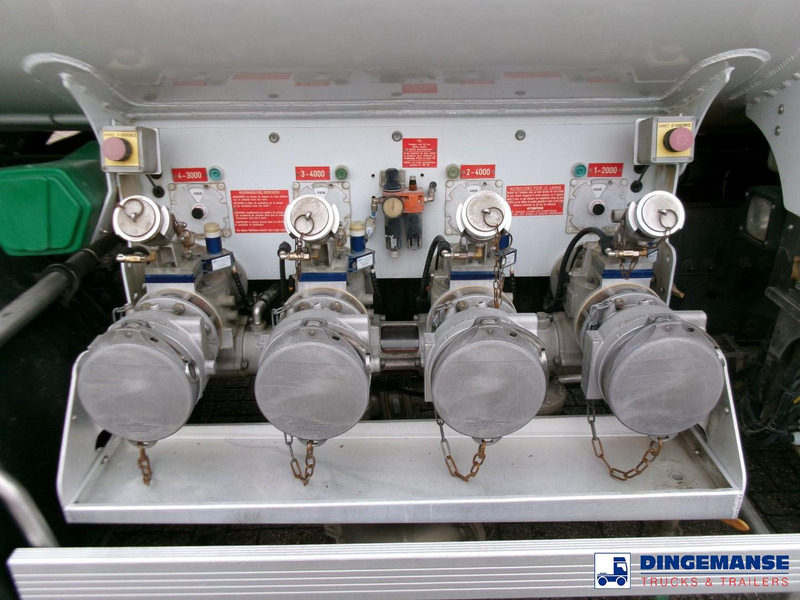 Renault Premium 270 4x2 fuel tank 13.8 m3 / 4 comp - Säiliöauto: kuva Renault Premium 270 4x2 fuel tank 13.8 m3 / 4 comp - Säiliöauto Renault Premium 270 4x2 fuel tank 13.8 m3 / 4 comp - Säiliöauto: kuva Renault Premium 270 4x2 fuel tank 13.8 m3 / 4 comp - Säiliöauto