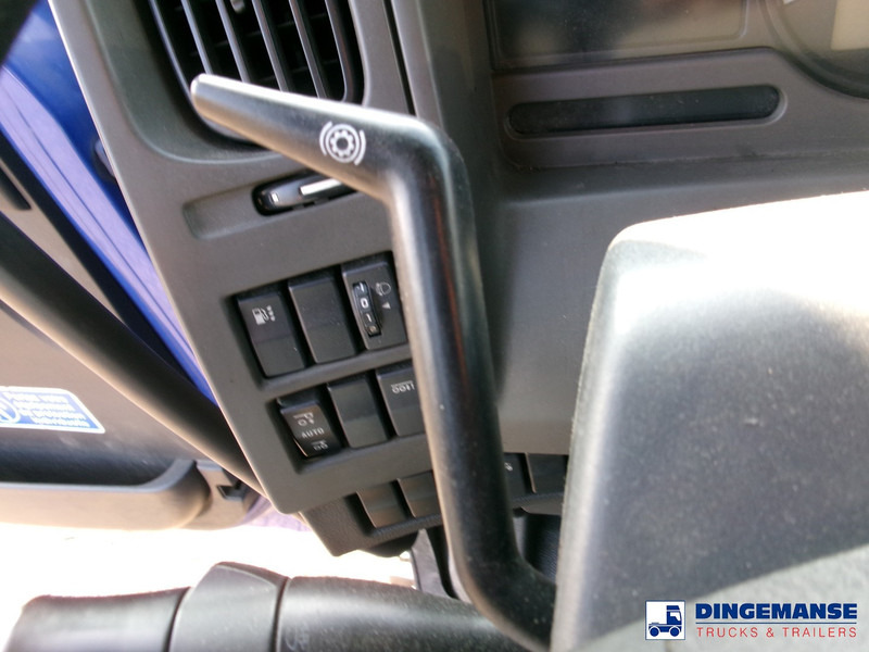 Kuorma-auto alusta Renault Premium 370 6x2 chassis: kuva Kuorma-auto alusta Renault Premium 370 6x2 chassis