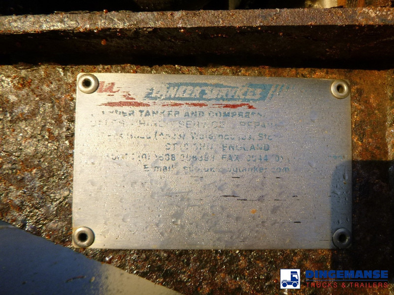 Säiliöpuoliperävaunu SPITZER Powder tank alu 37 m3 + engine/compressor: kuva Säiliöpuoliperävaunu SPITZER Powder tank alu 37 m3 + engine/compressor Säiliöpuoliperävaunu SPITZER Powder tank alu 37 m3 + engine/compressor: kuva Säiliöpuoliperävaunu SPITZER Powder tank alu 37 m3 + engine/compressor