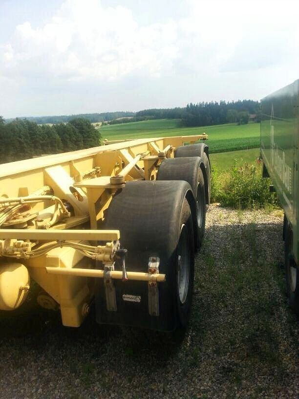 Goldhofer 3-Achs SPZ-DL3-38/80 Spezial 20,5meter + 3xLenk - Konttialus/ Vaihtokuormatilat puoliperävaunu: kuva Goldhofer 3-Achs SPZ-DL3-38/80 Spezial 20,5meter + 3xLenk - Konttialus/ Vaihtokuormatilat puoliperävaunu Goldhofer 3-Achs SPZ-DL3-38/80 Spezial 20,5meter + 3xLenk - Konttialus/ Vaihtokuormatilat puoliperävaunu: kuva Goldhofer 3-Achs SPZ-DL3-38/80 Spezial 20,5meter + 3xLenk - Konttialus/ Vaihtokuormatilat puoliperävaunu
