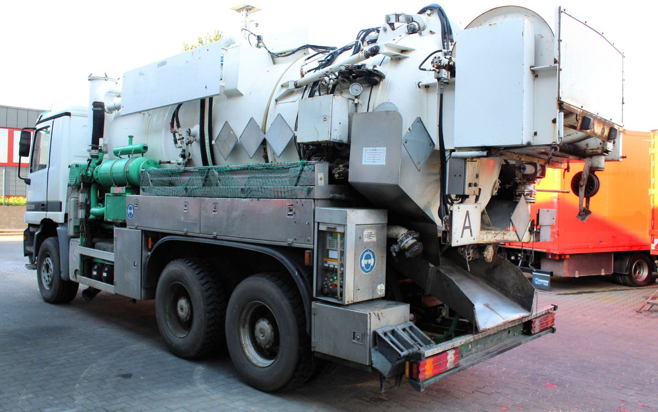 Mercedes-Benz Actros 3335 6x4 Kroll 13m³ HD-Kombi ADR/GGVS V2A - Puhtaanpitoauto: kuva  Mercedes-Benz Actros 3335 6x4 Kroll 13m³ HD-Kombi ADR/GGVS V2A - Puhtaanpitoauto Mercedes-Benz Actros 3335 6x4 Kroll 13m³ HD-Kombi ADR/GGVS V2A - Puhtaanpitoauto: kuva  Mercedes-Benz Actros 3335 6x4 Kroll 13m³ HD-Kombi ADR/GGVS V2A - Puhtaanpitoauto