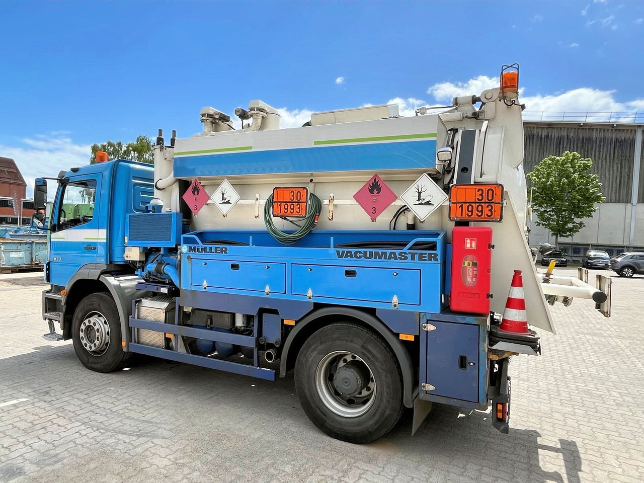 Mercedes-Benz Axor 1833 Müller 9,5m³ Saug u.Druck+HD-Spül +ADR - Puhtaanpitoauto: kuva Mercedes-Benz Axor 1833 Müller 9,5m³ Saug u.Druck+HD-Spül +ADR - Puhtaanpitoauto Mercedes-Benz Axor 1833 Müller 9,5m³ Saug u.Druck+HD-Spül +ADR - Puhtaanpitoauto: kuva Mercedes-Benz Axor 1833 Müller 9,5m³ Saug u.Druck+HD-Spül +ADR - Puhtaanpitoauto