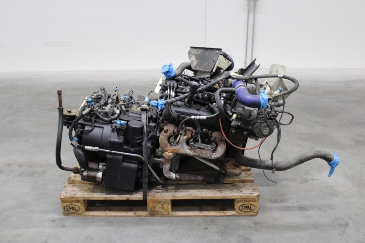 Hyster 4.3 L. V6 - Moottori: kuva Hyster 4.3 L. V6 - Moottori Hyster 4.3 L. V6 - Moottori: kuva Hyster 4.3 L. V6 - Moottori