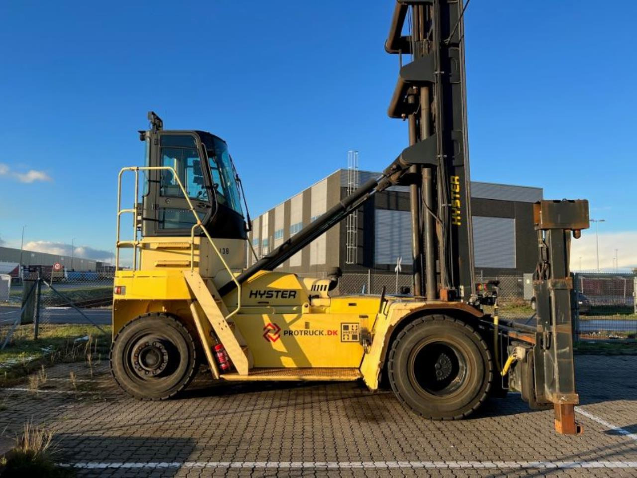 Hyster H16XM-12EC - Konttien käsittelylaitteet: kuva Hyster H16XM-12EC - Konttien käsittelylaitteet Hyster H16XM-12EC - Konttien käsittelylaitteet: kuva Hyster H16XM-12EC - Konttien käsittelylaitteet