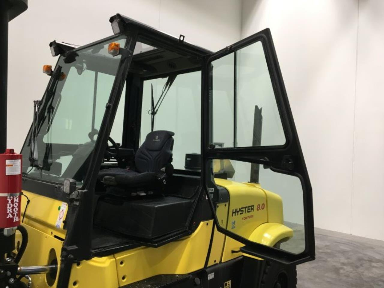 Hyster H8.0FT-6 - Konttien käsittelylaitteet: kuva Hyster H8.0FT-6 - Konttien käsittelylaitteet Hyster H8.0FT-6 - Konttien käsittelylaitteet: kuva Hyster H8.0FT-6 - Konttien käsittelylaitteet