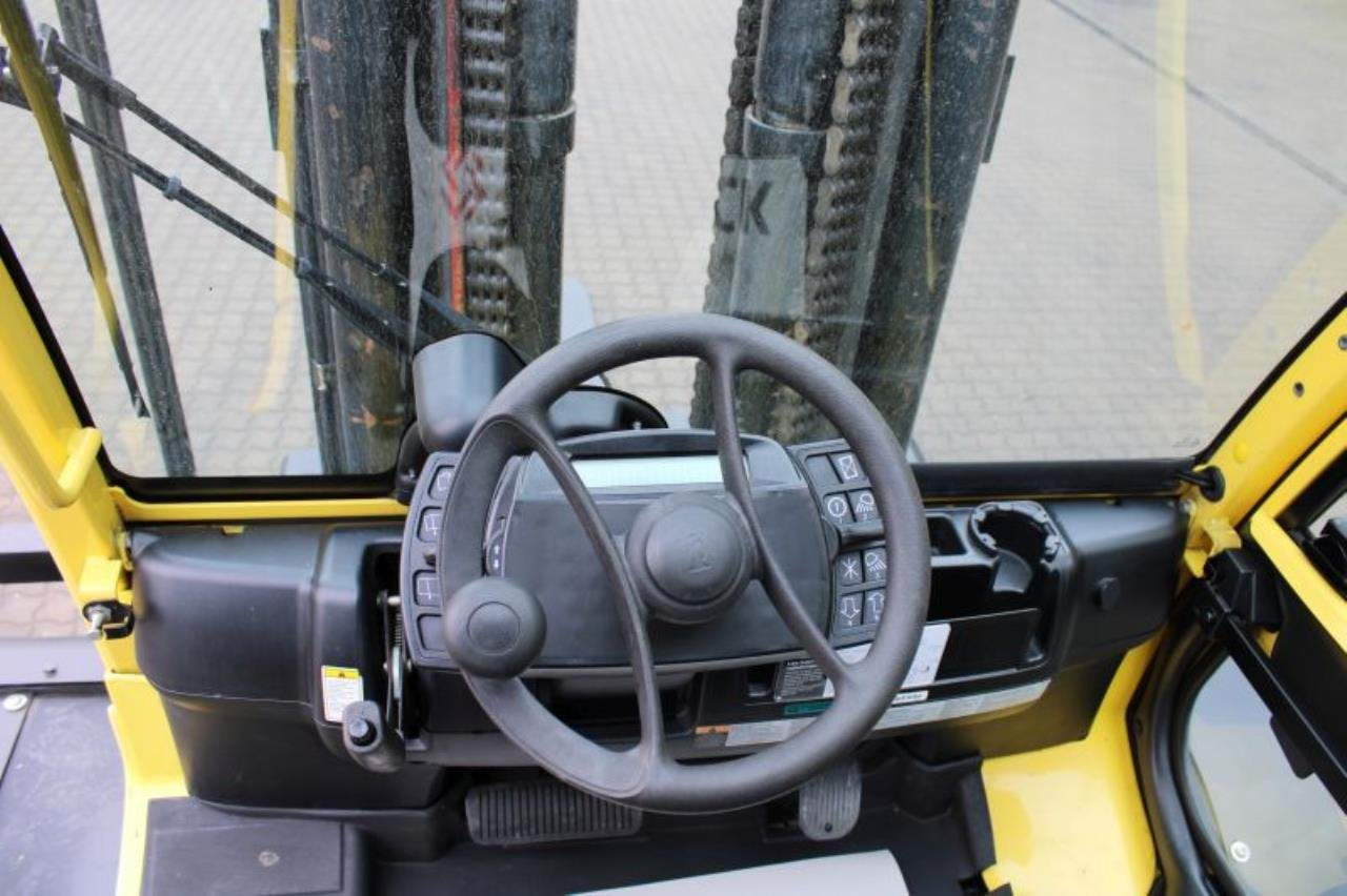 Hyster H8.0FT-9 - Kaasutrukki: kuva Hyster H8.0FT-9 - Kaasutrukki Hyster H8.0FT-9 - Kaasutrukki: kuva Hyster H8.0FT-9 - Kaasutrukki