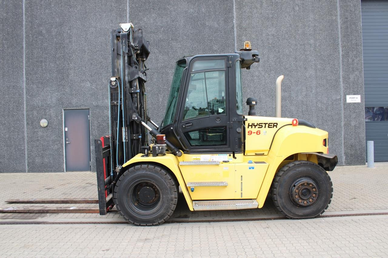 Hyster HYSTER H9.00XM-6 - Dieseltrukki: kuva Hyster HYSTER H9.00XM-6 - Dieseltrukki Hyster HYSTER H9.00XM-6 - Dieseltrukki: kuva Hyster HYSTER H9.00XM-6 - Dieseltrukki
