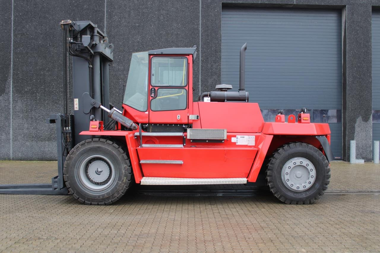Kalmar DCD200-12LB - Dieseltrukki: kuva Kalmar DCD200-12LB - Dieseltrukki Kalmar DCD200-12LB - Dieseltrukki: kuva Kalmar DCD200-12LB - Dieseltrukki