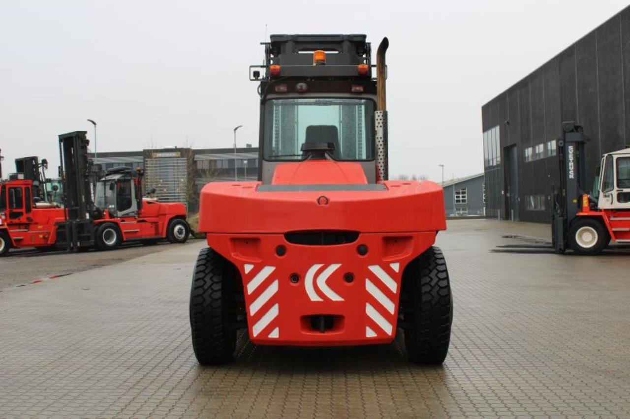 Kalmar DCE160-12 - Dieseltrukki: kuva Kalmar DCE160-12 - Dieseltrukki Kalmar DCE160-12 - Dieseltrukki: kuva Kalmar DCE160-12 - Dieseltrukki