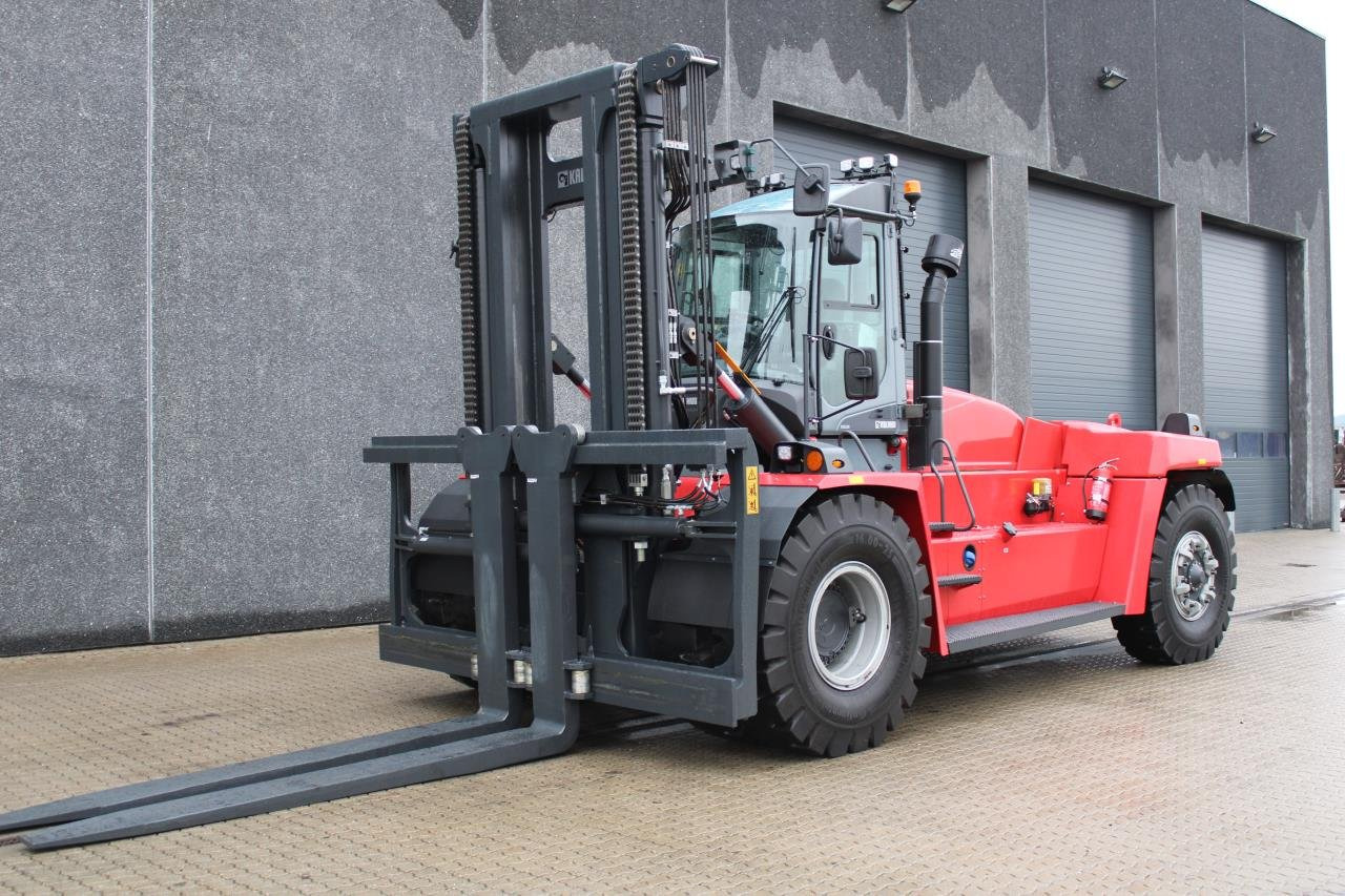 Kalmar DCG330-12LB - Konttien käsittelylaitteet: kuva Kalmar DCG330-12LB - Konttien käsittelylaitteet Kalmar DCG330-12LB - Konttien käsittelylaitteet: kuva Kalmar DCG330-12LB - Konttien käsittelylaitteet
