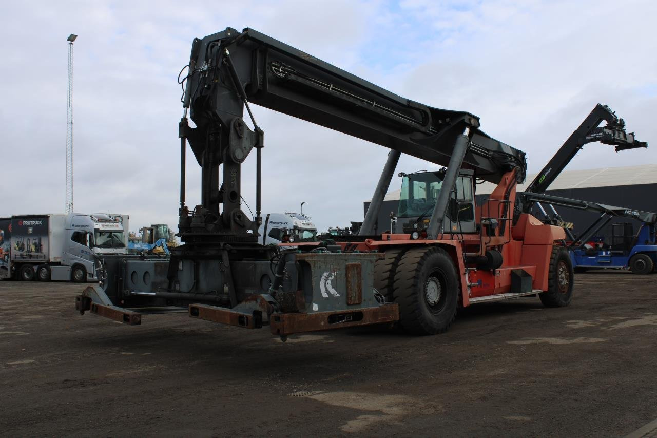 Kalmar DRF450-75S6XS - Konttikurottajat: kuva Kalmar DRF450-75S6XS - Konttikurottajat Kalmar DRF450-75S6XS - Konttikurottajat: kuva Kalmar DRF450-75S6XS - Konttikurottajat