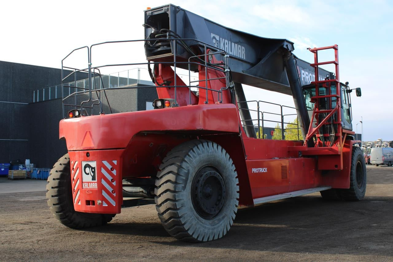 Kalmar DRG1300-92 SUPER GLO - Konttikurottajat: kuva Kalmar DRG1300-92 SUPER GLO - Konttikurottajat Kalmar DRG1300-92 SUPER GLO - Konttikurottajat: kuva Kalmar DRG1300-92 SUPER GLO - Konttikurottajat