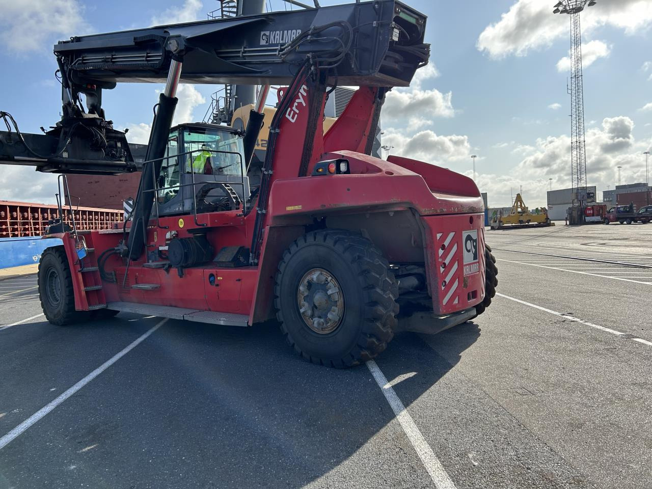 Kalmar DRG450-65S5 - Konttikurottajat: kuva Kalmar DRG450-65S5 - Konttikurottajat Kalmar DRG450-65S5 - Konttikurottajat: kuva Kalmar DRG450-65S5 - Konttikurottajat