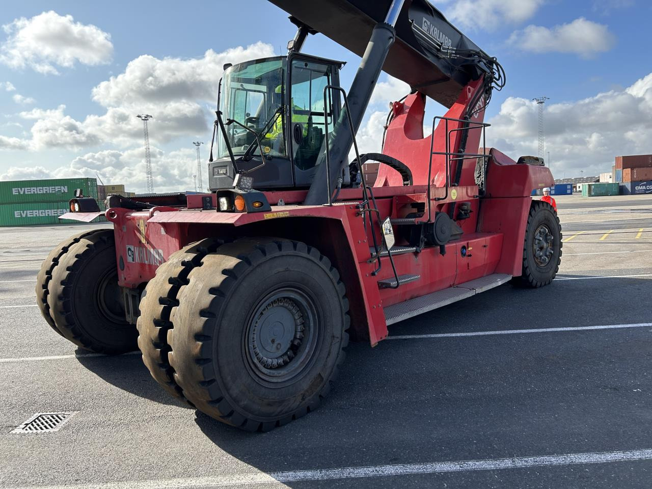 Kalmar DRG450-65S5 - Konttikurottajat: kuva Kalmar DRG450-65S5 - Konttikurottajat Kalmar DRG450-65S5 - Konttikurottajat: kuva Kalmar DRG450-65S5 - Konttikurottajat